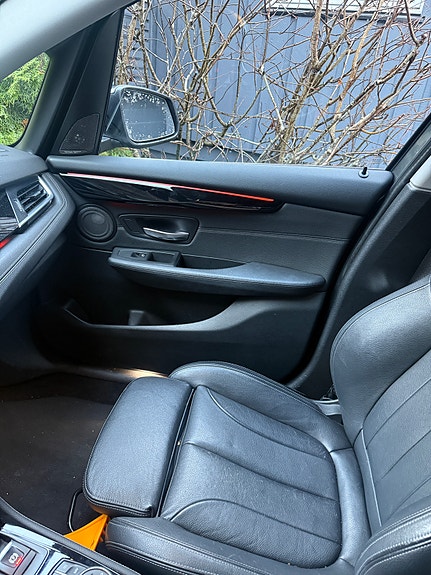 BMW 225xe 21 of 23