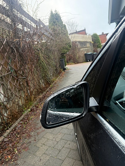BMW 225xe 23 of 23