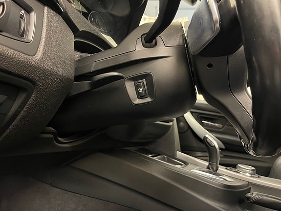 BMW 320d 15 of 30