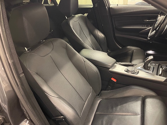 BMW 320d 29 of 30