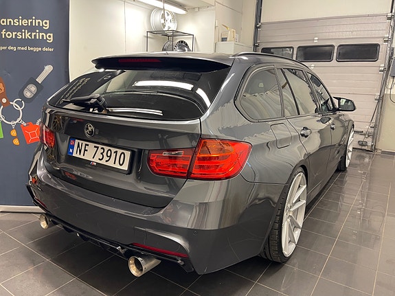 BMW 320d 12 of 30