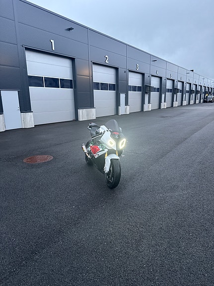 BMW S 1000 RR 25 of 26