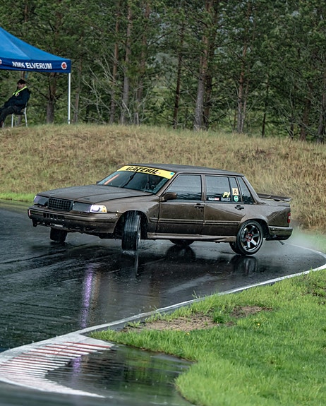 Volvo 760 2 of 13