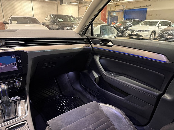 Volkswagen Passat 26 of 30