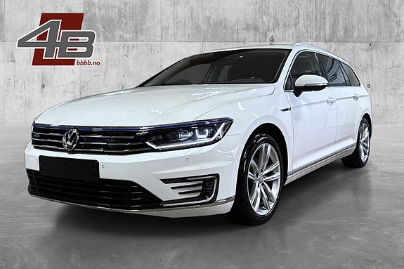 Volkswagen Passat 9 of 30