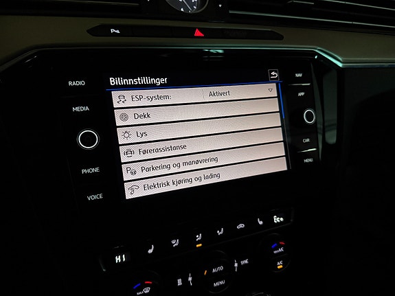 Volkswagen Passat 29 of 30
