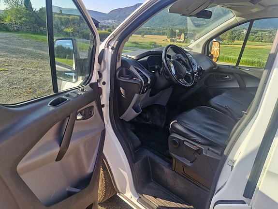 Ford Transit Custom 310L 7 of 12