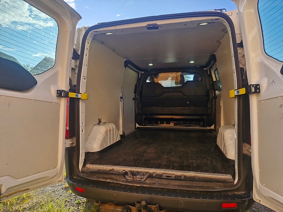 Ford Transit Custom 310L 11 of 12