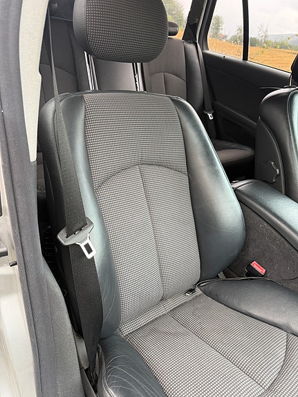 Mercedes-Benz E220 d 14 of 21
