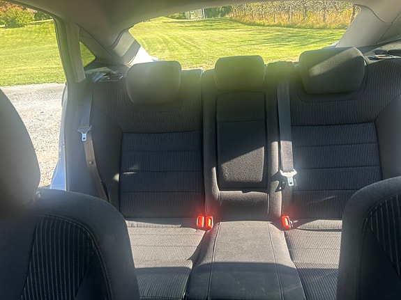 Ford Mondeo 9 of 18