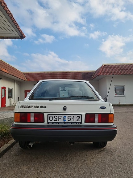 Ford Escort 5 of 13
