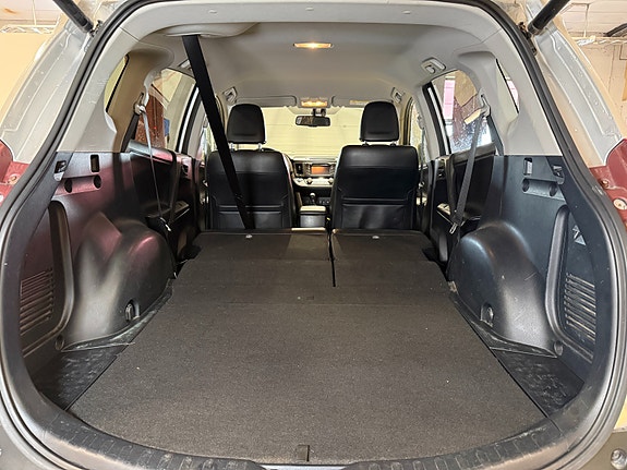 Toyota RAV4 13 of 30