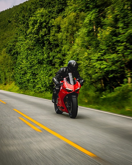 Ducati Panigale V2 4 of 8