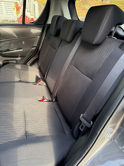Suzuki Swift 12 of 15