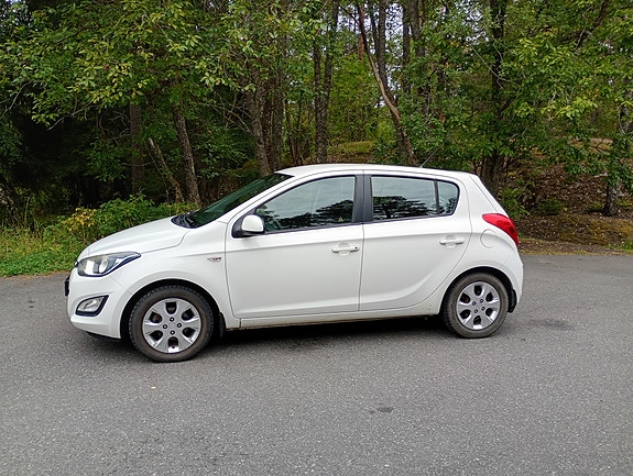 Hyundai i20 3 of 30