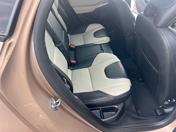 Volvo V40 Cross Country 17 of 30