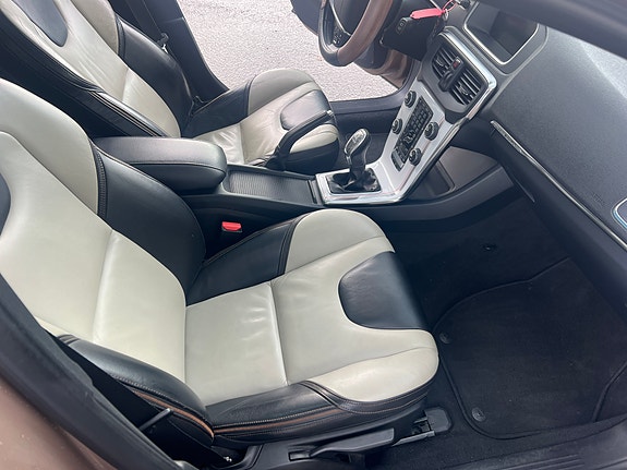 Volvo V40 Cross Country 15 of 30