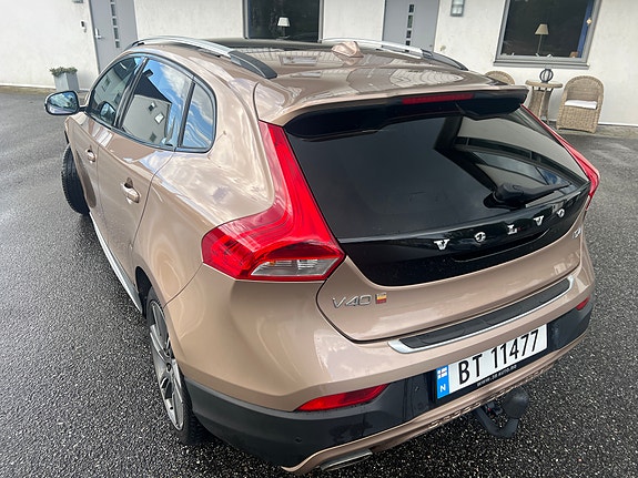 Volvo V40 Cross Country 4 of 30