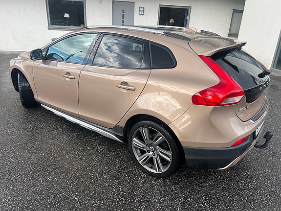 Volvo V40 Cross Country 5 of 30