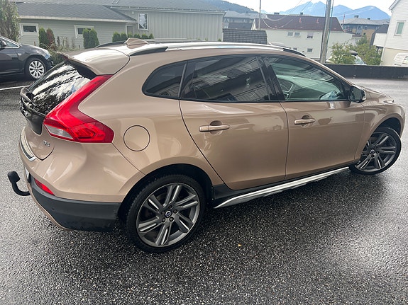 Volvo V40 Cross Country 6 of 30