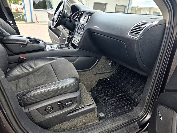 Audi Q7 9 of 9