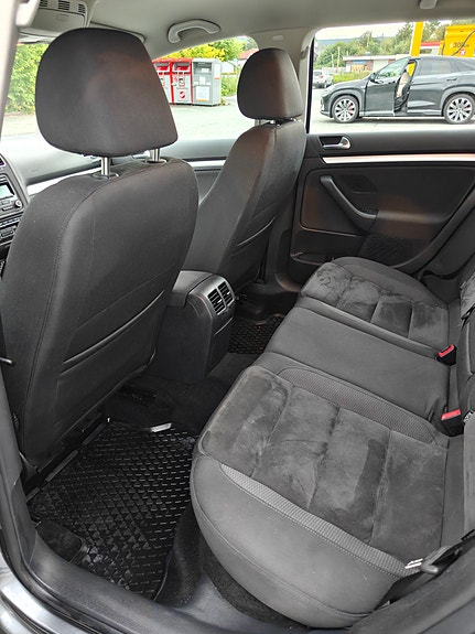 Volkswagen Golf VI 10 of 19