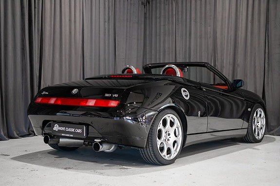 Alfa Romeo Spider 3 of 30