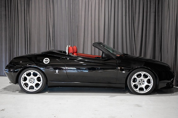 Alfa Romeo Spider 5 of 30
