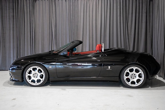 Alfa Romeo Spider 4 of 30