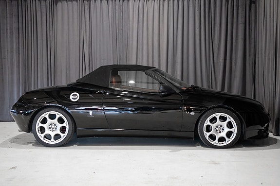 Alfa Romeo Spider 11 of 30