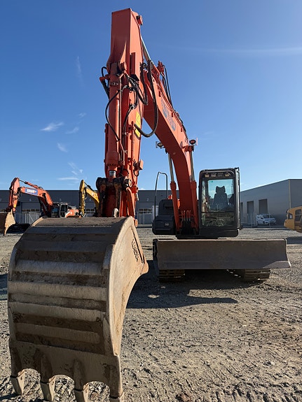 Hitachi 160 lc 3 of 19