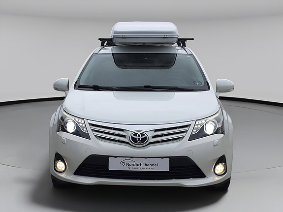 Toyota Avensis 2 of 30