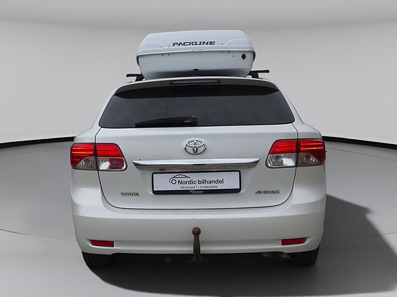 Toyota Avensis 10 of 30