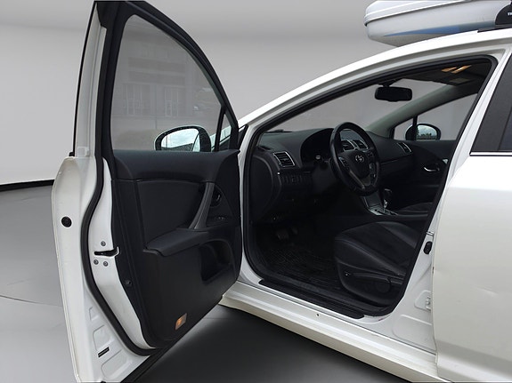 Toyota Avensis 11 of 30