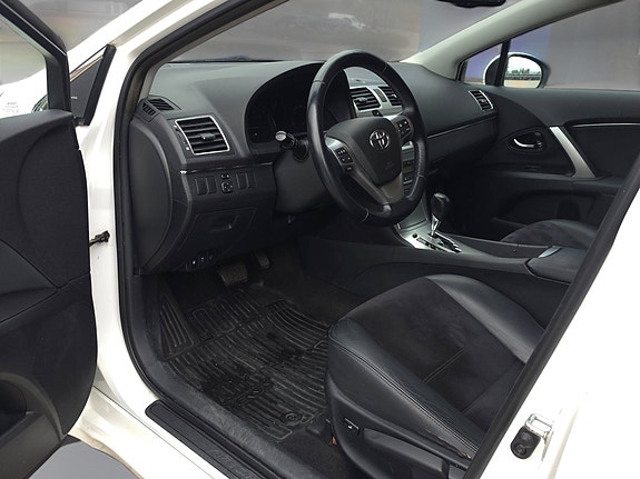 Toyota Avensis 14 of 30