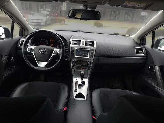Toyota Avensis 20 of 30