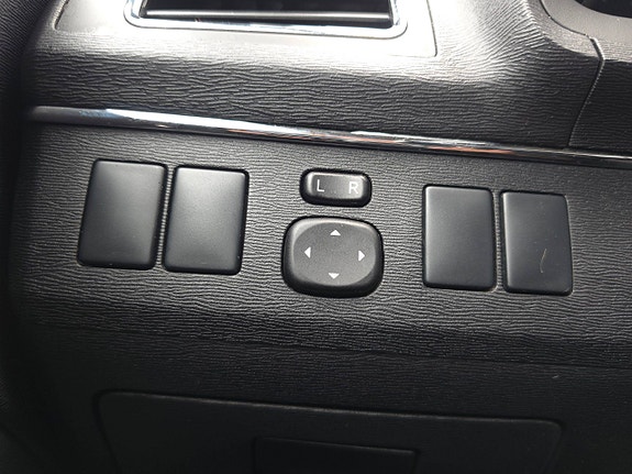 Toyota Avensis 24 of 30