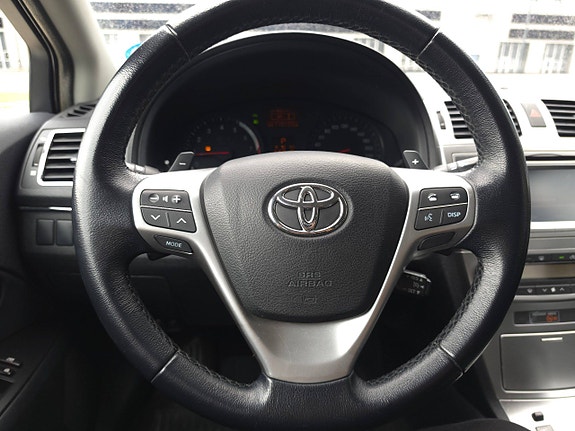 Toyota Avensis 17 of 30