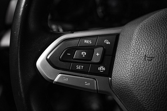 Volkswagen Golf VIII 28 of 30