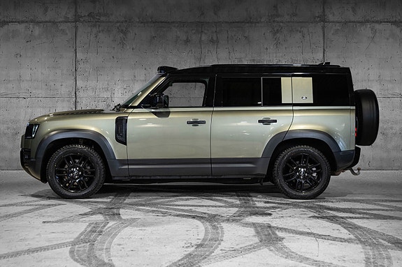Land Rover Defender 110 7 of 30