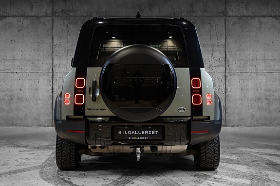 Land Rover Defender 110 6 of 30