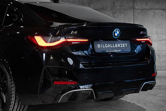 BMW i4 8 of 30