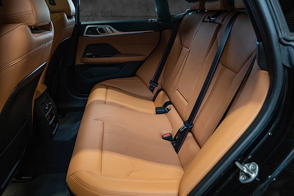 BMW i4 18 of 30