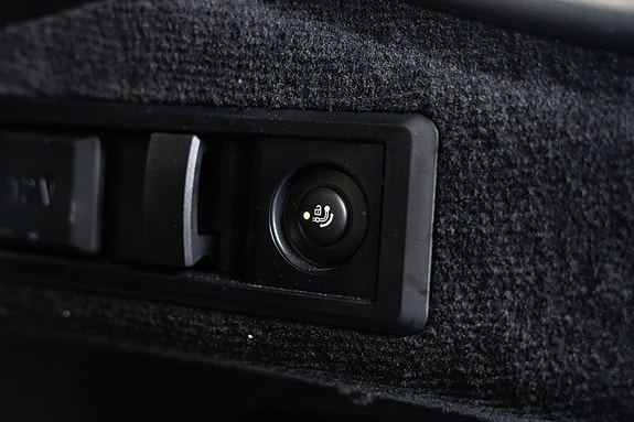 BMW i4 25 of 30