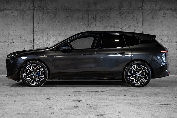 BMW iX 5 of 30