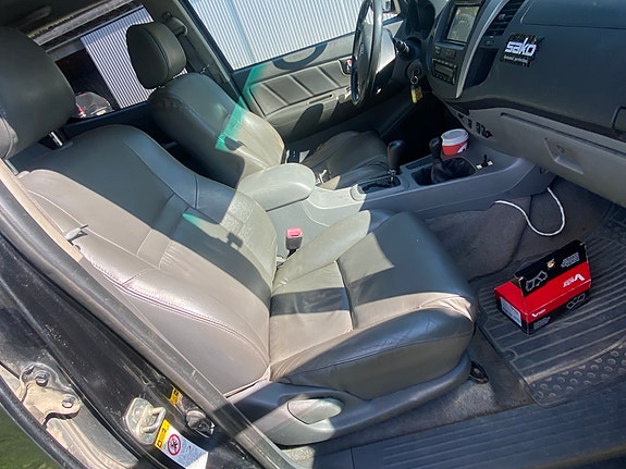 Toyota HiLux 5 of 25