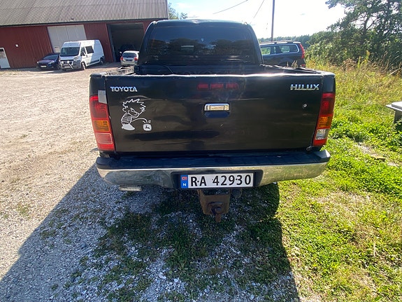 Toyota HiLux 16 of 25