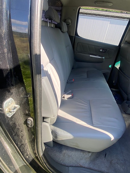 Toyota HiLux 12 of 25
