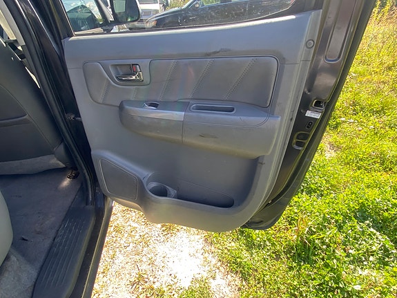 Toyota HiLux 15 of 25