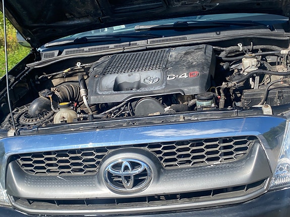 Toyota HiLux 24 of 25